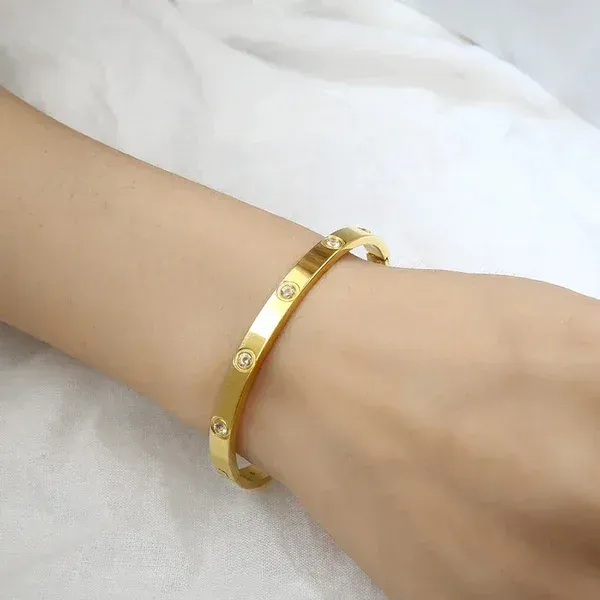 Bezel_Set_Bangle_Bracelet