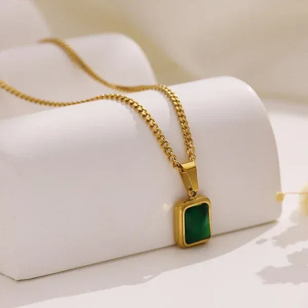 Classic_Emerald_Necklace