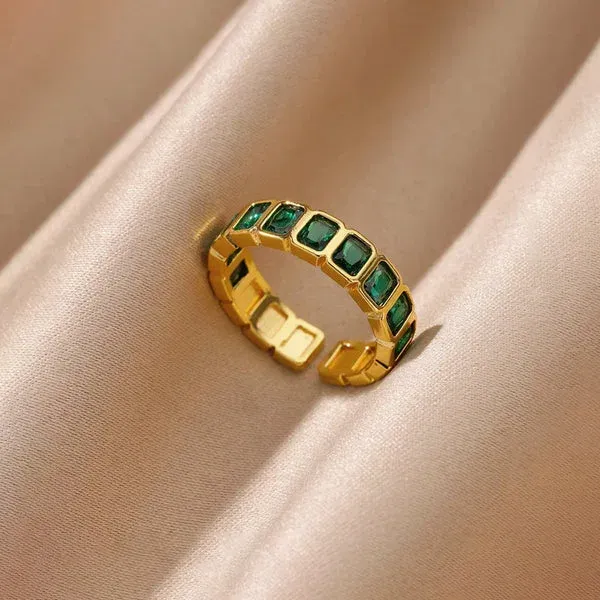 Emerald_Eternity_Ring