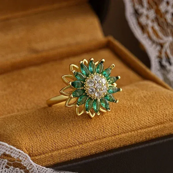 Emerald_Sunflower_Ring