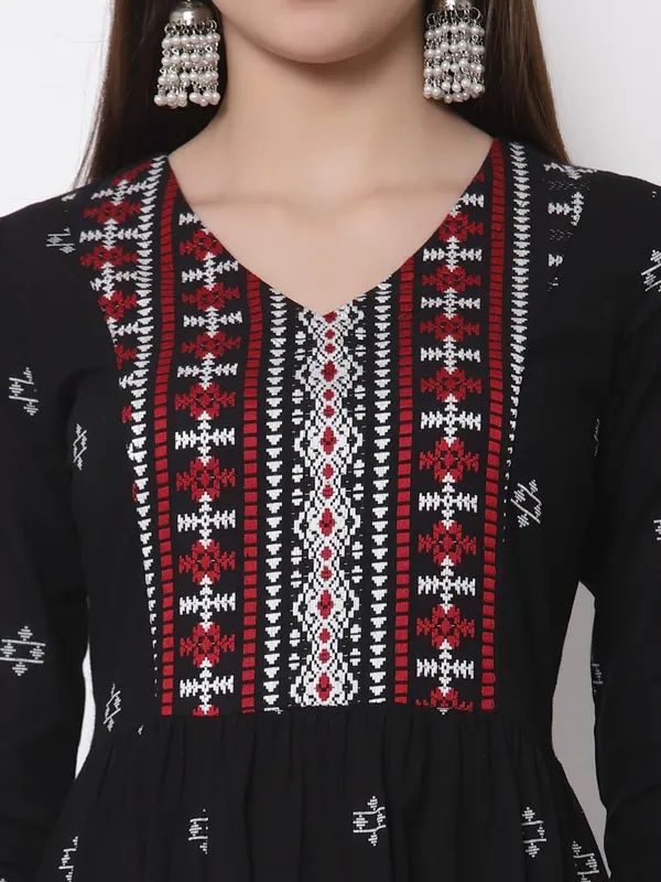 Black_Mangalgiri_Cotton_Tiered_A-Line_Maxi_Dress_For_Women