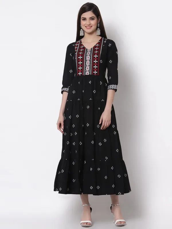 Black_Mangalgiri_Cotton_Tiered_A-Line_Maxi_Dress_For_Women