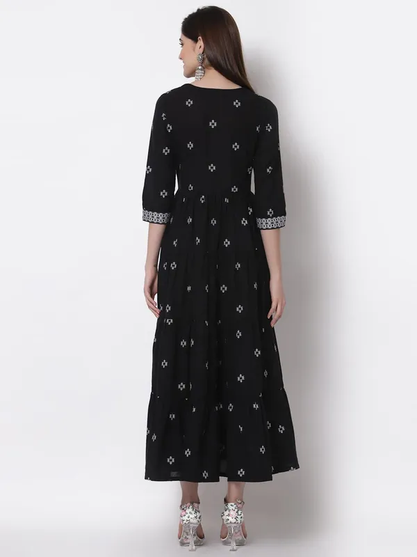 Black_Mangalgiri_Cotton_Tiered_A-Line_Maxi_Dress_For_Women