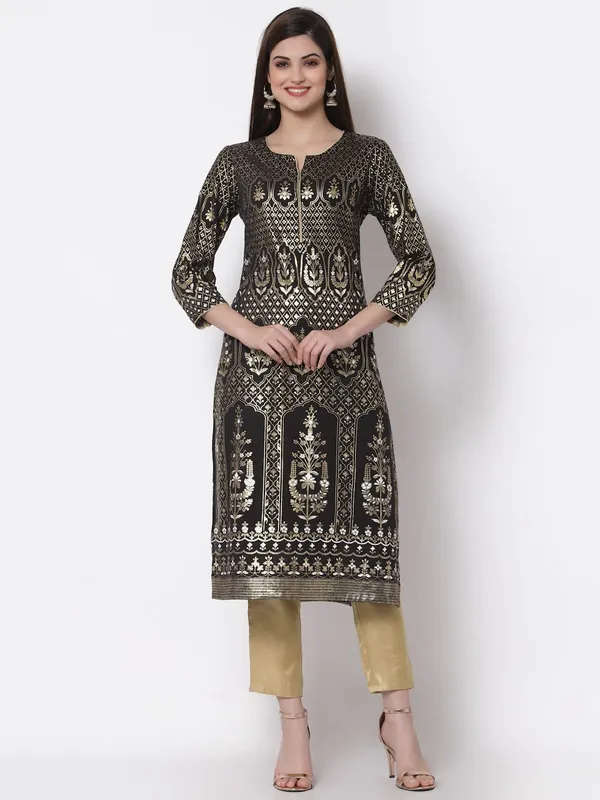 Black_Cotton_Slub_Metallic_Foil_Print_Straight_Kurta_For_Women
