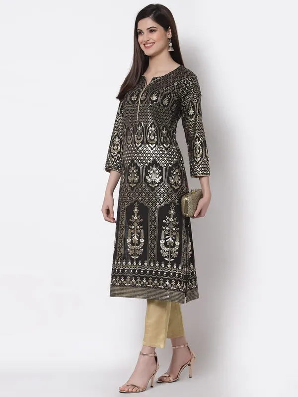 Black_Cotton_Slub_Metallic_Foil_Print_Straight_Kurta_For_Women