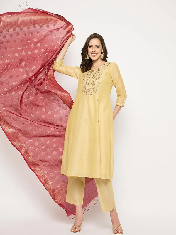 Beige_Chanderi_Embroidered_Anarkali_Suit_Set_With_Dupatta_For_Women