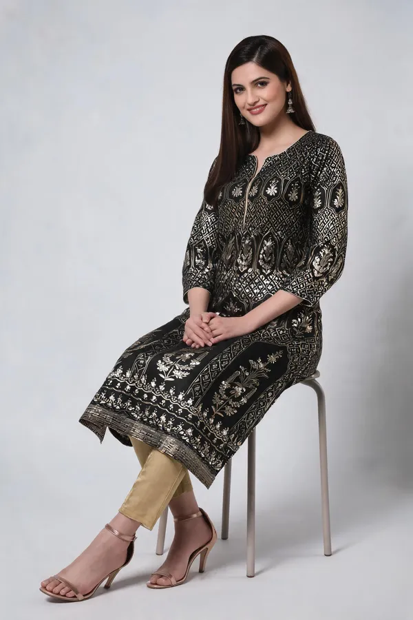 Black_Cotton_Slub_Metallic_Foil_Print_Straight_Kurta_For_Women
