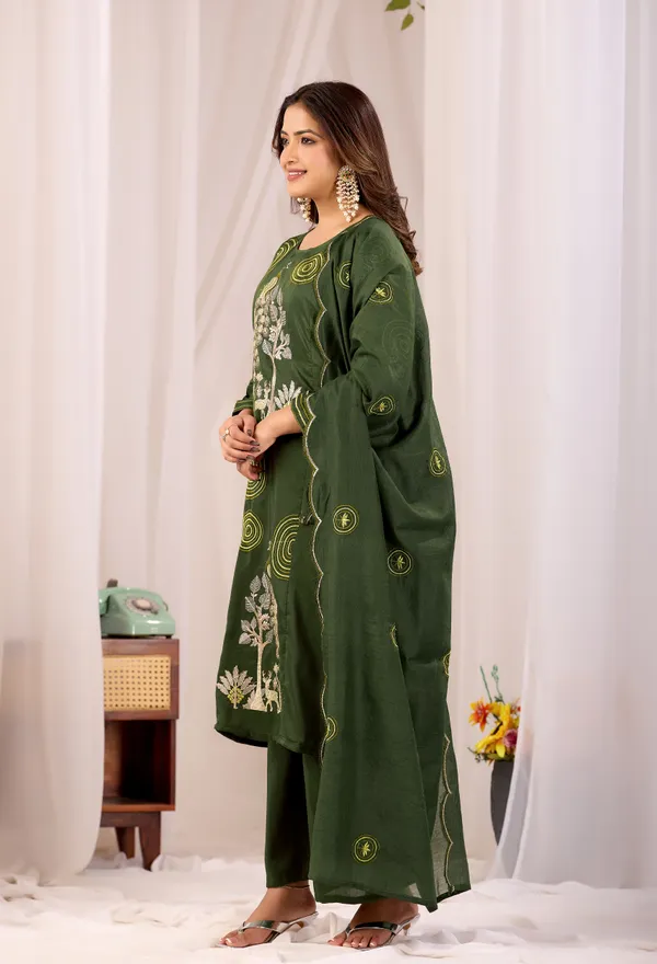 Green_Embroidered_Kurta_Set_For_Women
