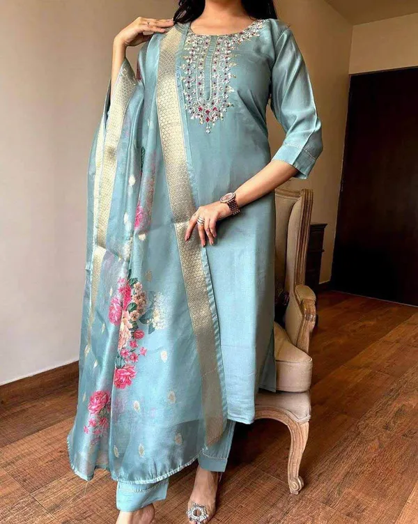 Blue_Viscose_Ethnic_Suit_Set_For_Women