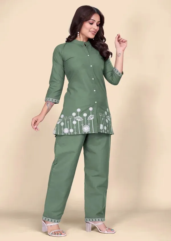 Green_Straight_Fit_Kurta_Pant_Set_for_Women