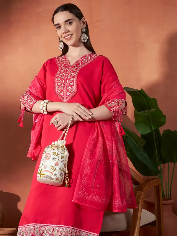 Red_Embroidered_Kurta_Set_for_Women