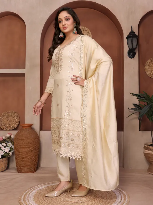 Cream_Mall_Roman_Embroidered_Salwar_Suit_Set_For_Women