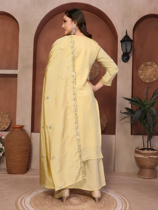 Yellow_Mall_Roman_Embroidered_Salwar_Suit_for_Women