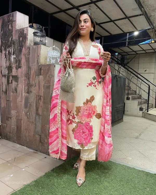 Cream_Tabby_Silk_Floral_Kurta_Set_for_Women