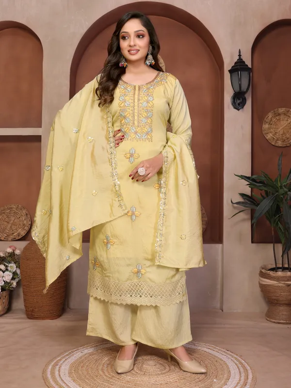 Yellow_Mall_Roman_Embroidered_Salwar_Suit_for_Women