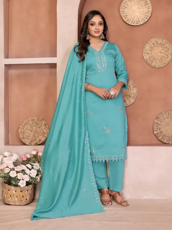 Teal_Mall_Roman_Embroidered_Kurta_Set_for_Women