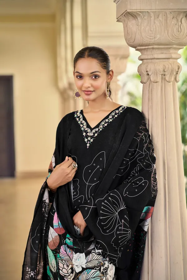Black_Chiffon_Cotton_Printed_Suit_Set_For_Women