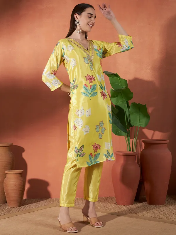 Yellow_Printed_Straight_Kurta_for_Women