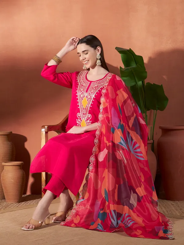 Pink_Embroidered_Kurta_Set_For_Women