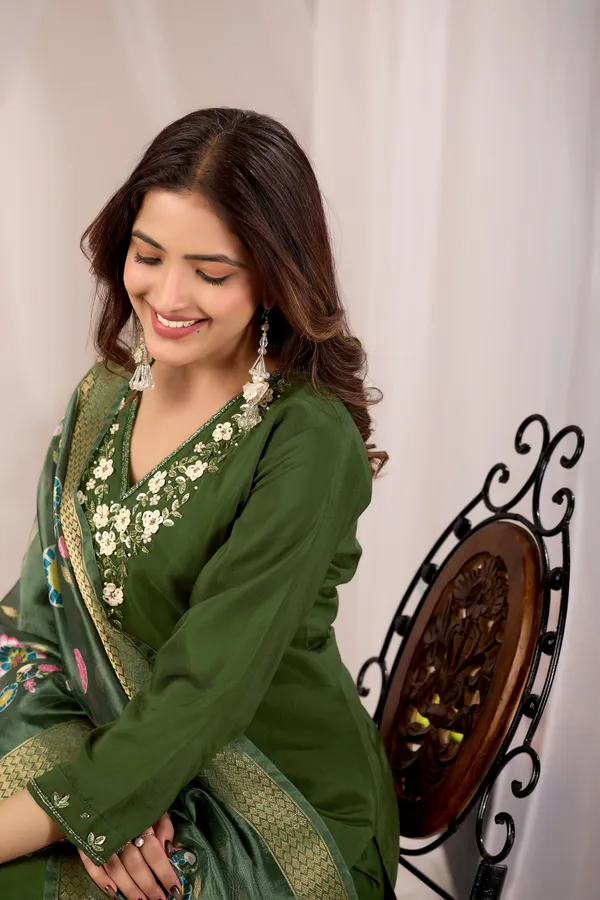 Green_Cotton_Embroidered_Kurta_Set_For_Women