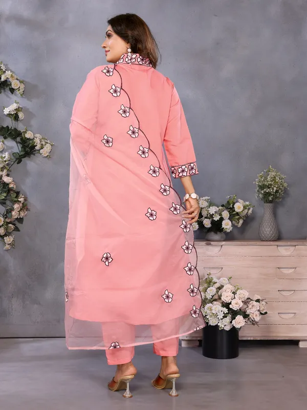 Pink_Floral_Embroidered_Kurta_Set_for_Women