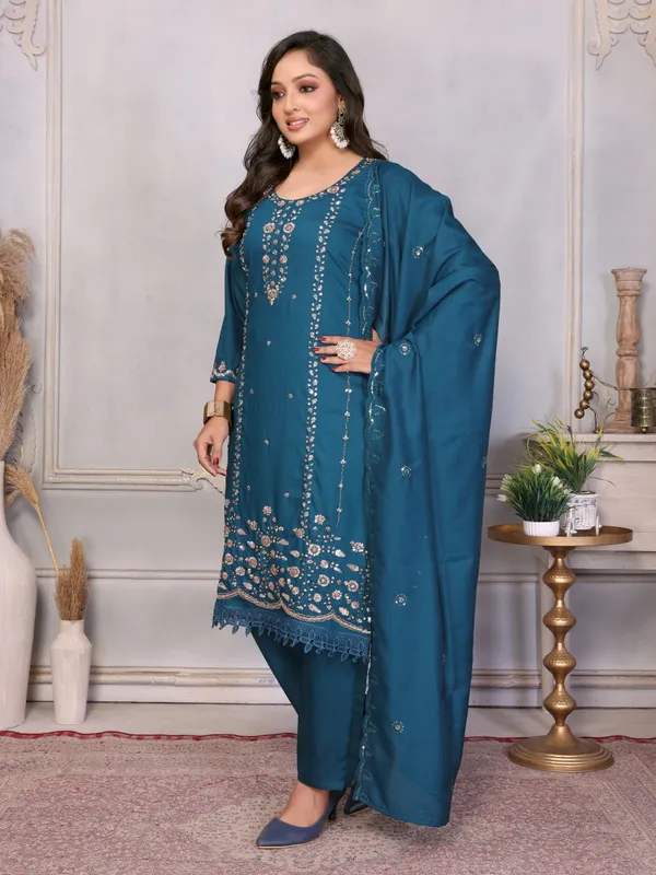 Teal_Mall_Roman_Embroidered_Kurta_Set_for_Women