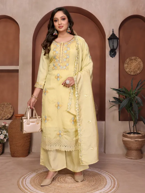 Yellow_Mall_Roman_Embroidered_Salwar_Suit_for_Women
