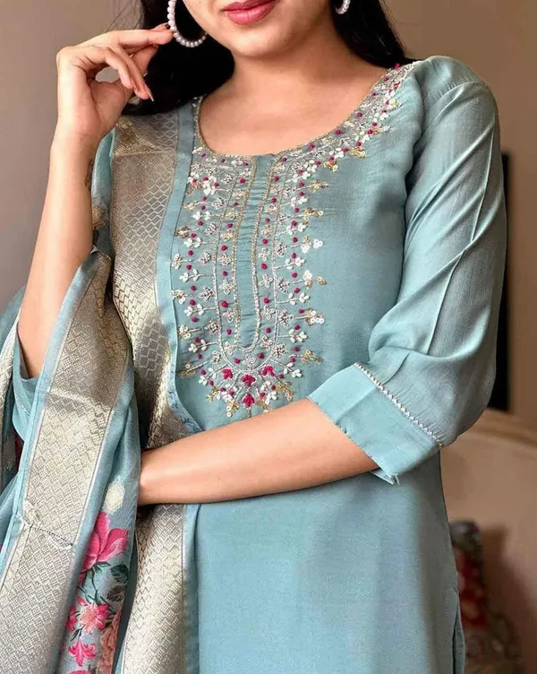 Blue_Viscose_Ethnic_Suit_Set_For_Women