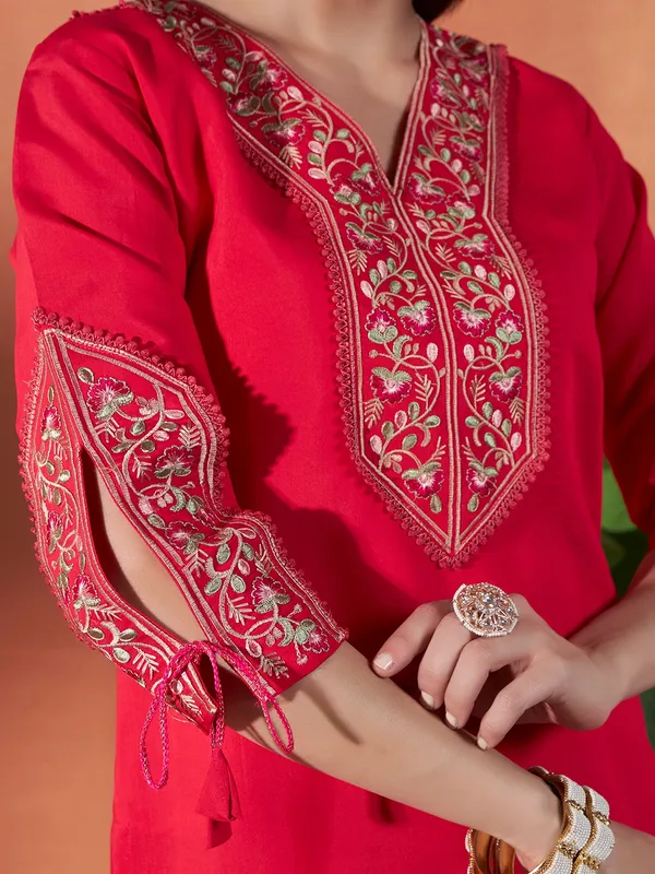 Red_Embroidered_Kurta_Set_for_Women