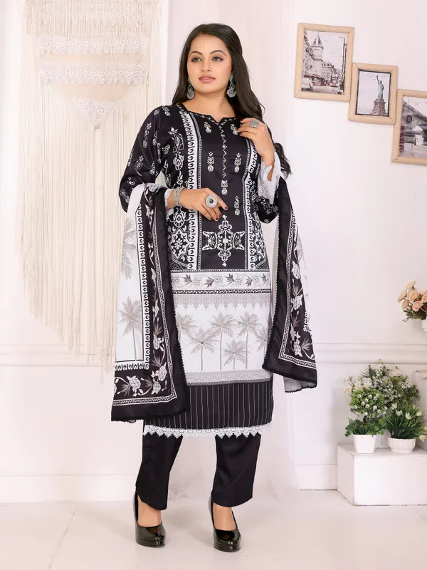 Black_Printed_Kurta_Set_For_Women