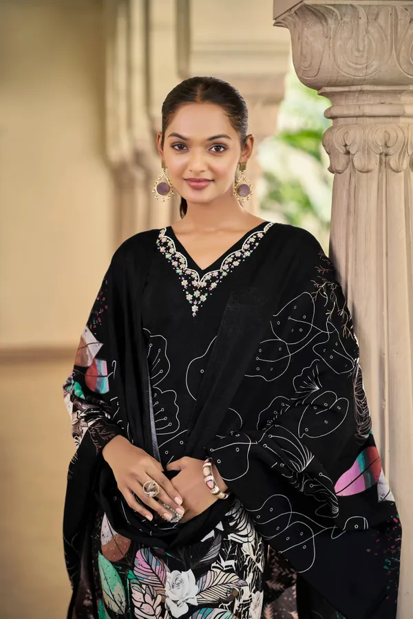 Black_Chiffon_Cotton_Printed_Suit_Set_For_Women