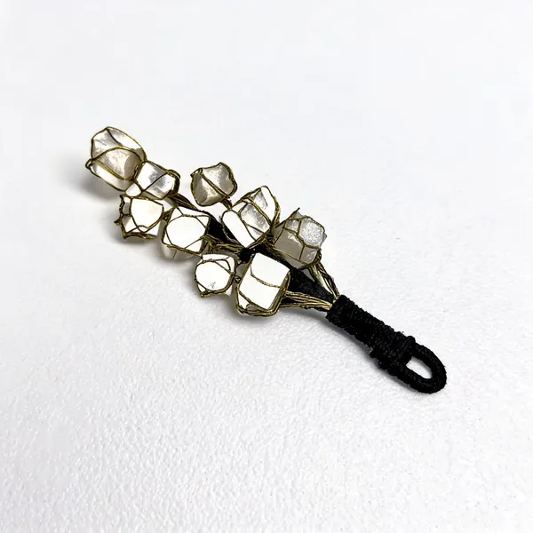 Unique_Crystal_White_Selenite_Hanger_For_Cleansing
