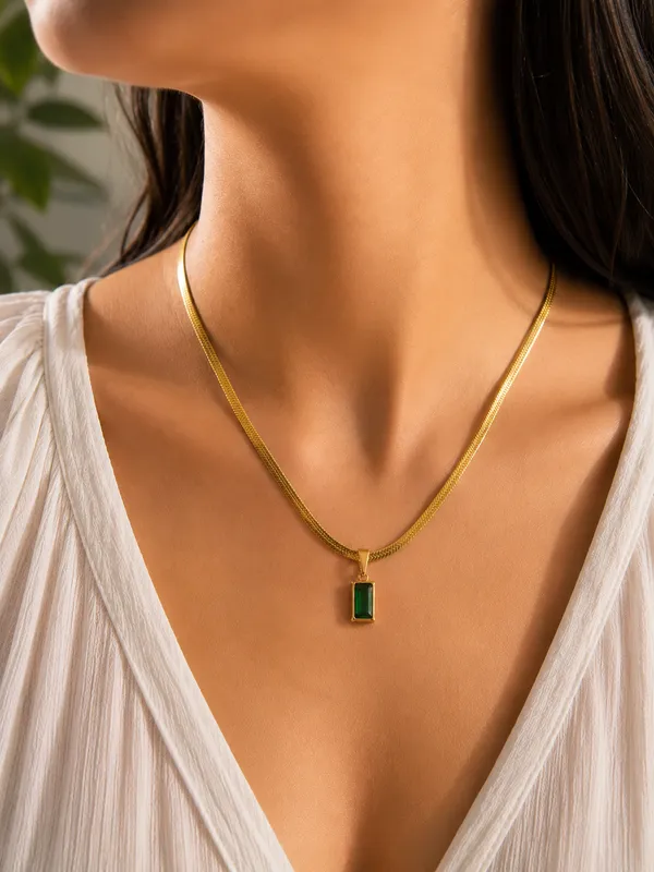 Gold_And_Emerald_Green_Stainless_Steel_Chain_Necklace_For_Women
