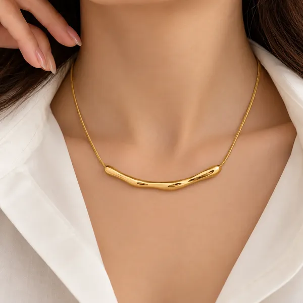 Golden-Curve-Minimalist-Necklace-Antitarnish