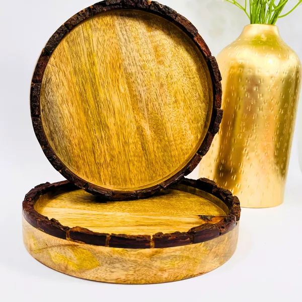 Wood_Farmhouse_Live_Edge_Round_Serving_Tray_-_Pack_of_2