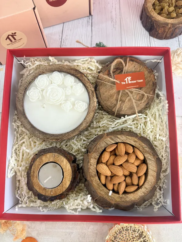 Coconut_Shell_Candle_And_Almond_Gift_Hamper