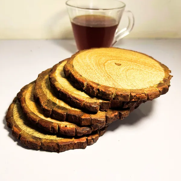 Wooden_Coaster_With_Live_Bark_Edges_Set_Of_4