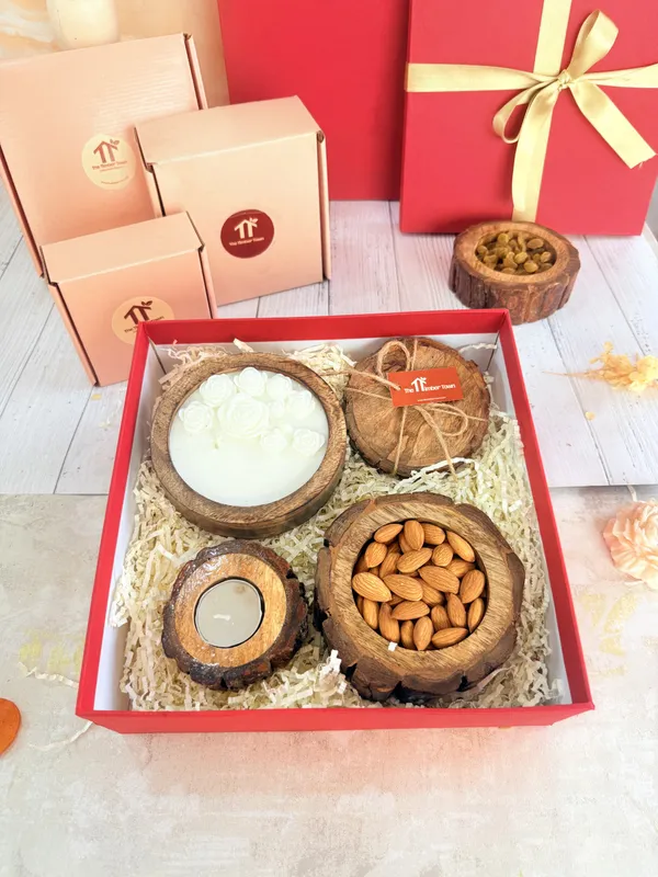 Coconut_Shell_Candle_And_Almond_Gift_Hamper