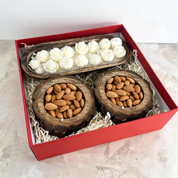 Dry_Fruit_Gift_Hamper_With_Decorative_Rose_Platter