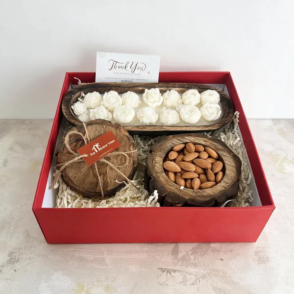 Dry_Fruit_Gift_Hamper_With_Decorative_Rose_Platter