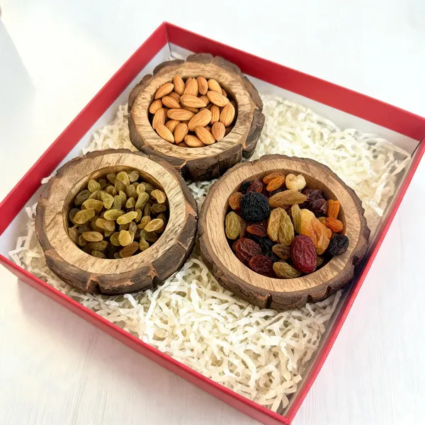 Dry_Fruit_Gift_Hamper_With_Wooden_Bowls