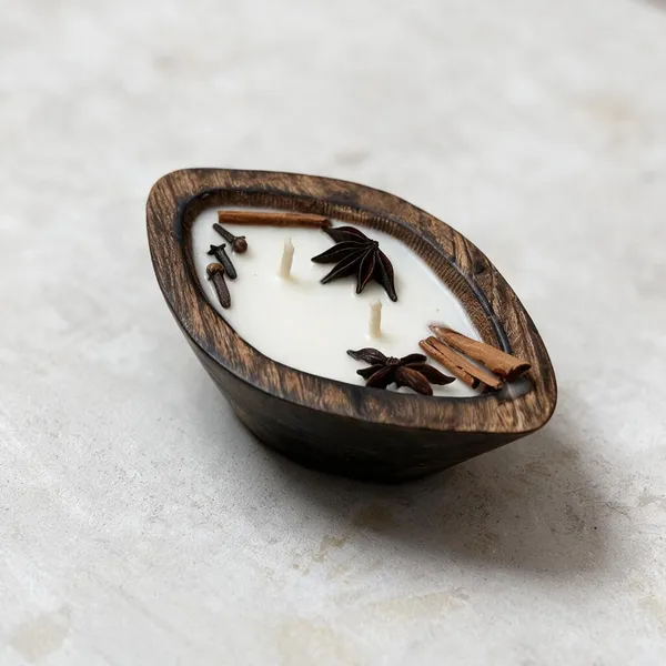 Soy_Wax_Leaf_Shaped_Spice_Embellished_Decorative_Candle