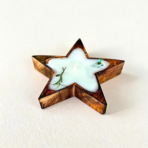 Wood_Soy_Wax_Festive_Star-Shaped_Decorative_Candle