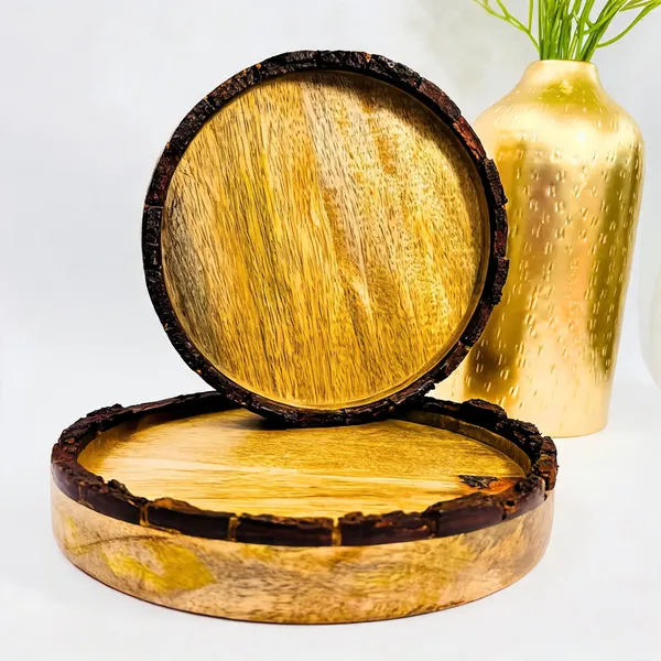 Wood_Farmhouse_Live_Edge_Round_Serving_Tray_-_Pack_of_2