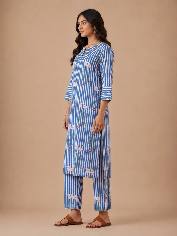 Blue_Floral_Stripe_Kurta_Set