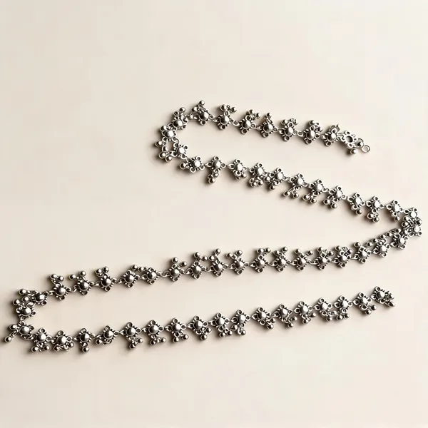 Silver_Floral_Motif_Anklet_Set_For_Women