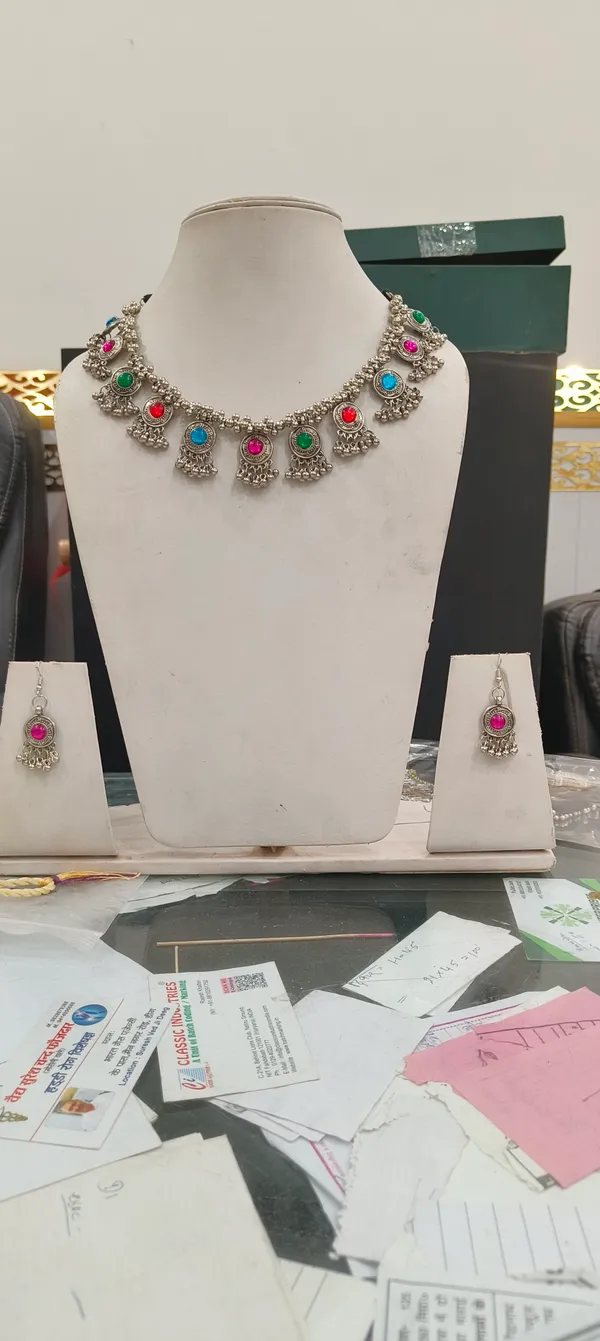 Silver_Oxidized_Multicolour_Stone_Necklace_And_Earrings_Set_For_Women
