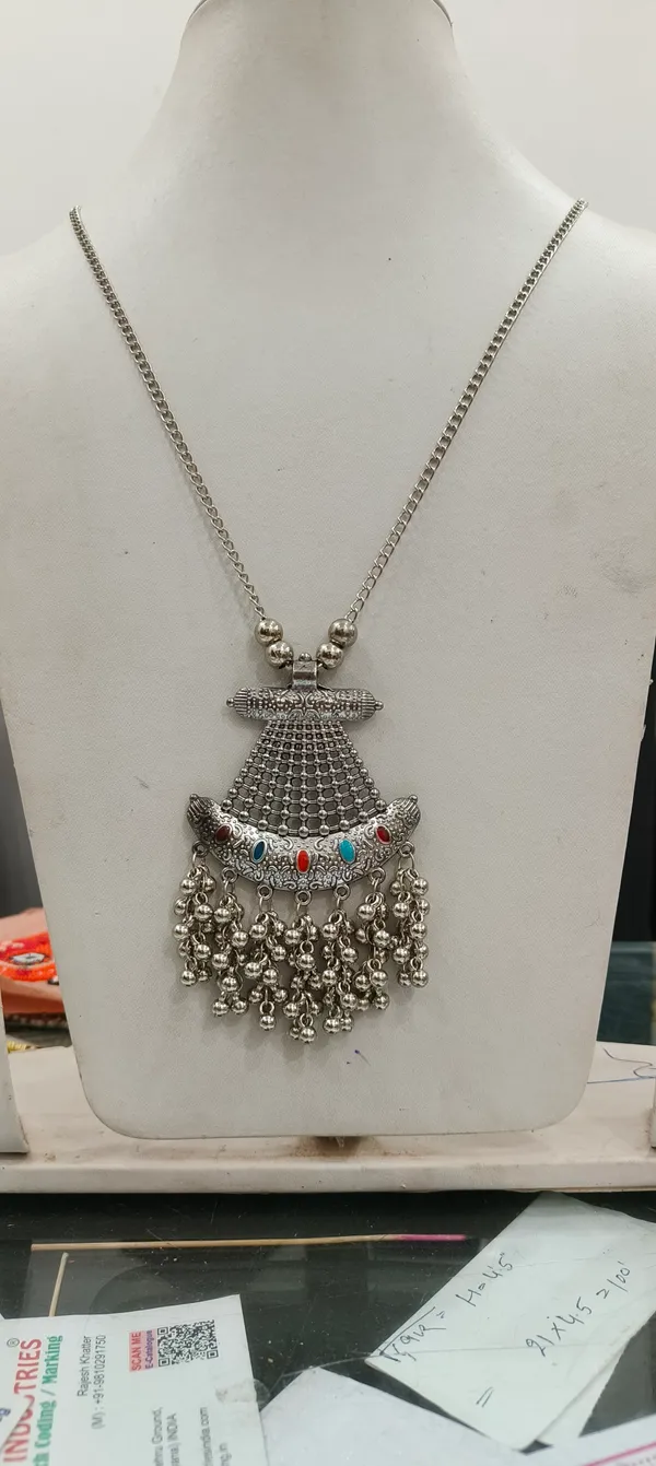 Silver_Oxidised_Multi-Stone_Traditional_Pendant_Necklace