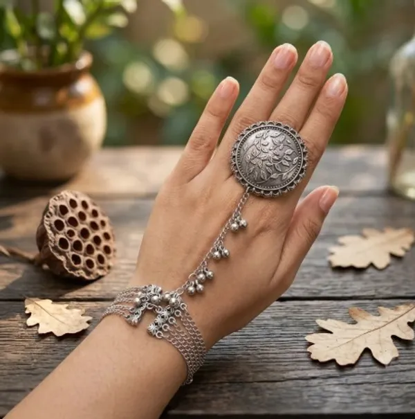 Silver_Floral_Hand_Harness_Bracelet_Ring_For_Women
