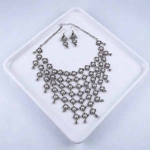 Silver_Layered_Bib_Floral_Necklace_Set_For_Women